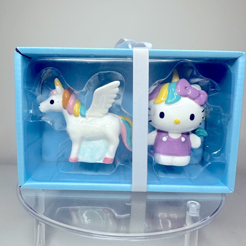 Hello Kitty Salt & Pepper Set
